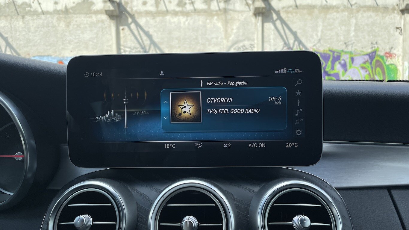 Mercedes C-coupe Infotainment radio (Copy)