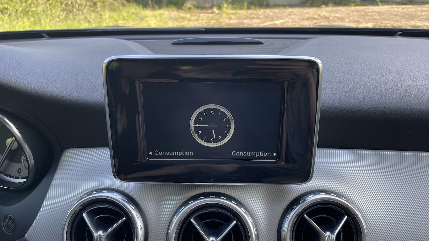 Mercedes-Benz GLA multimedia sat (Copy)