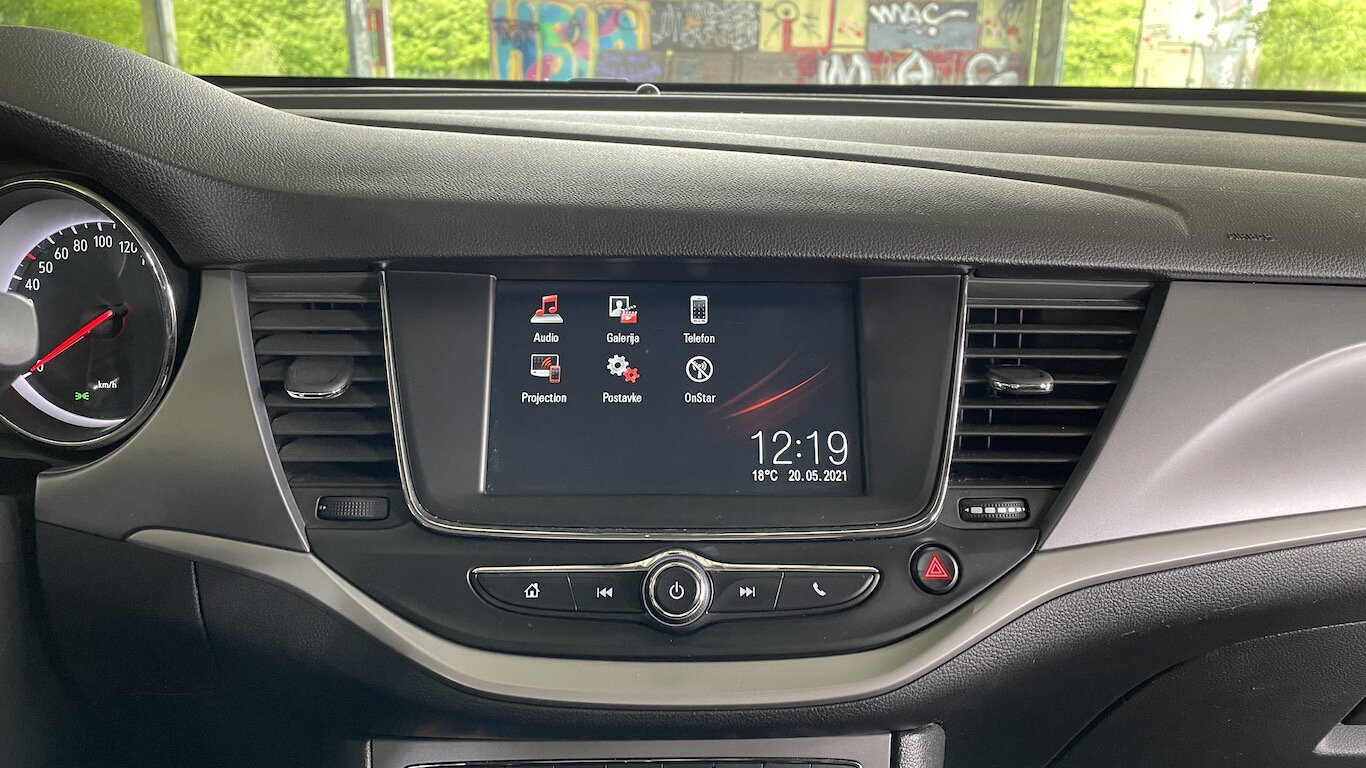 Opel Astra 1.6 CDTi home screen 