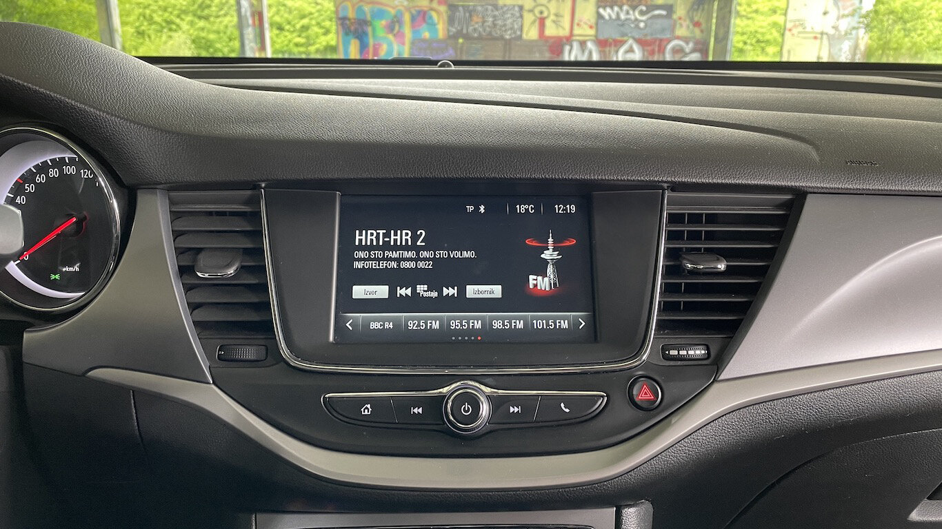Opel Astra 1.6 CDTi radio 