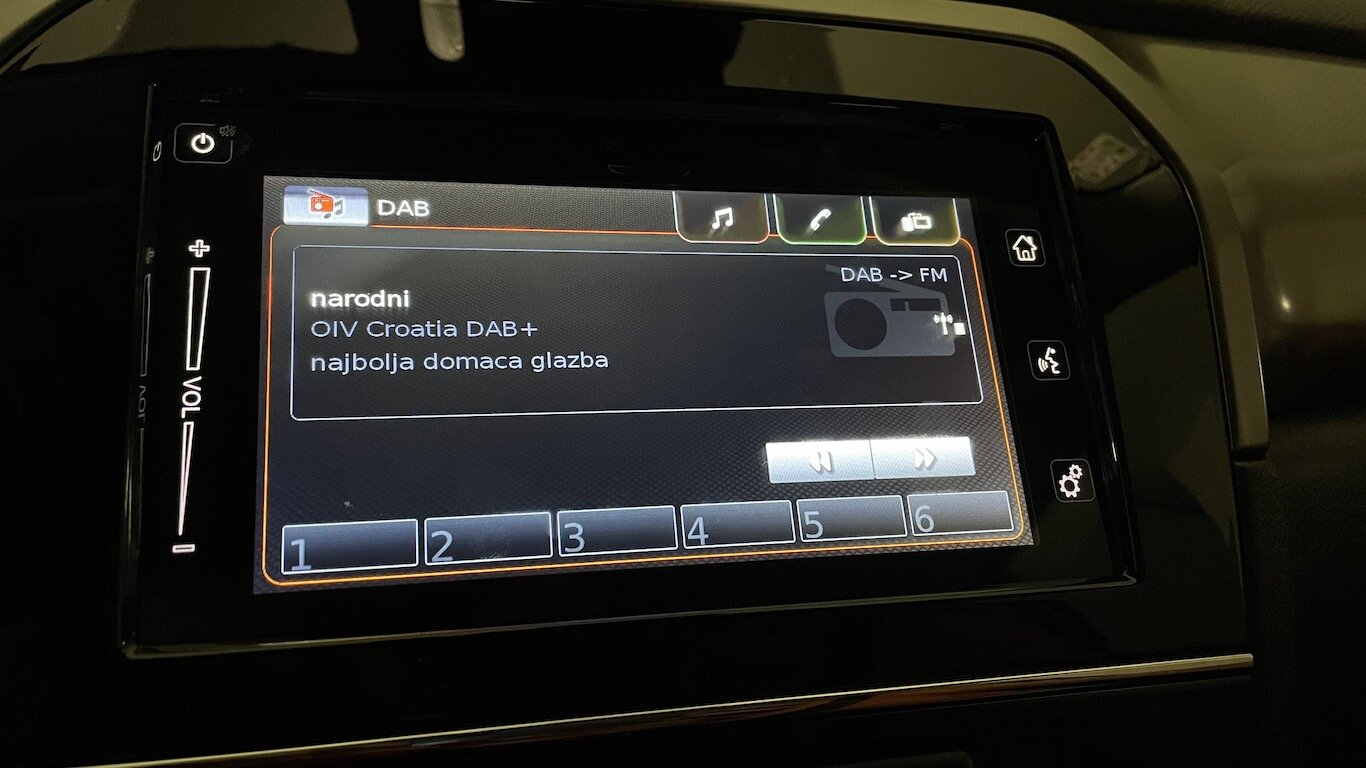 Suzuki Vitara multimedia radio
