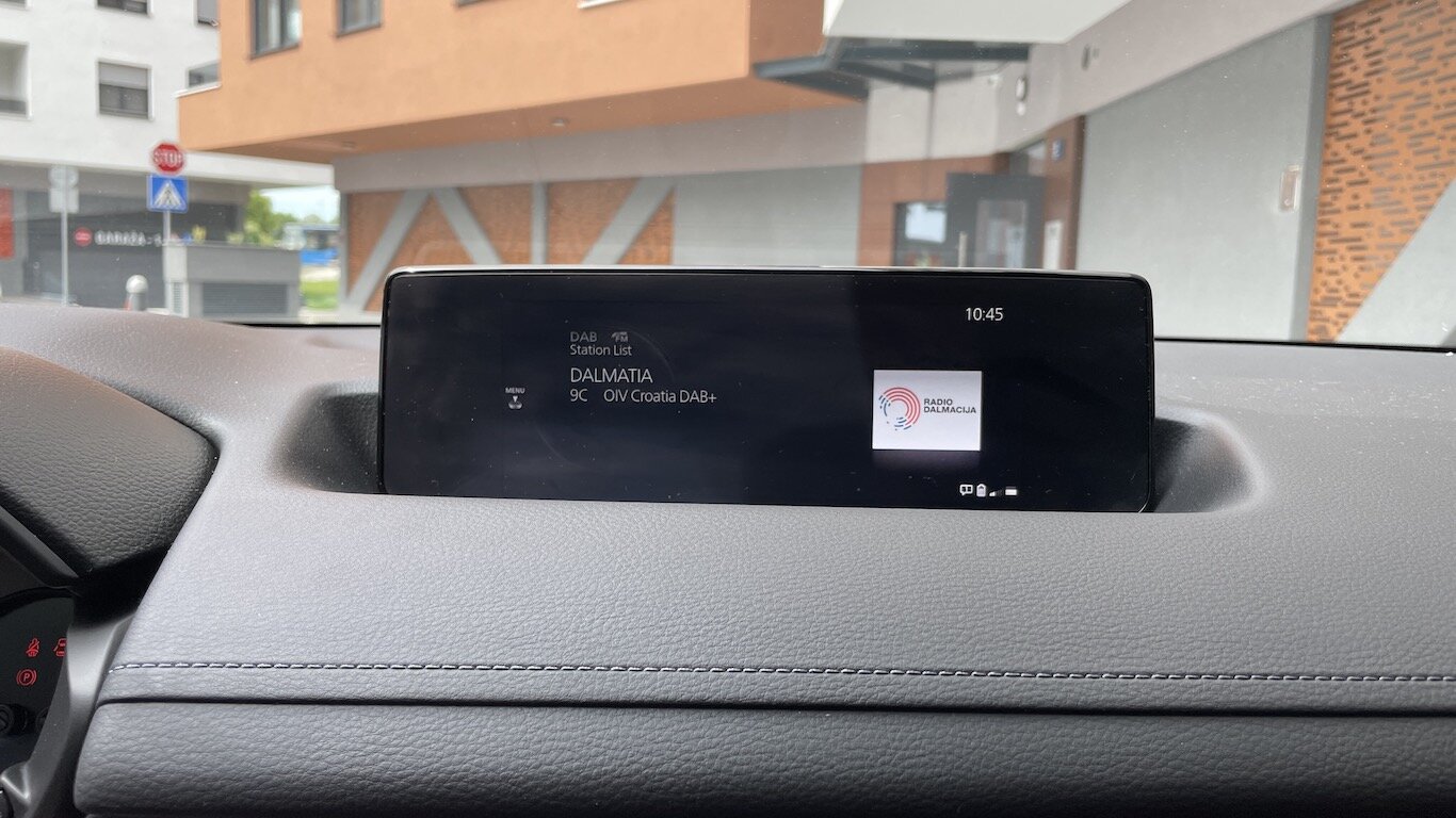 Mazda MX-30 DAB+ radio