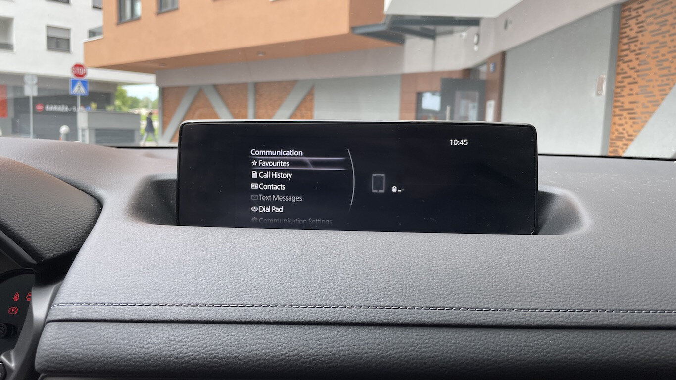 Mazda MX-30 multimedija komunikacija