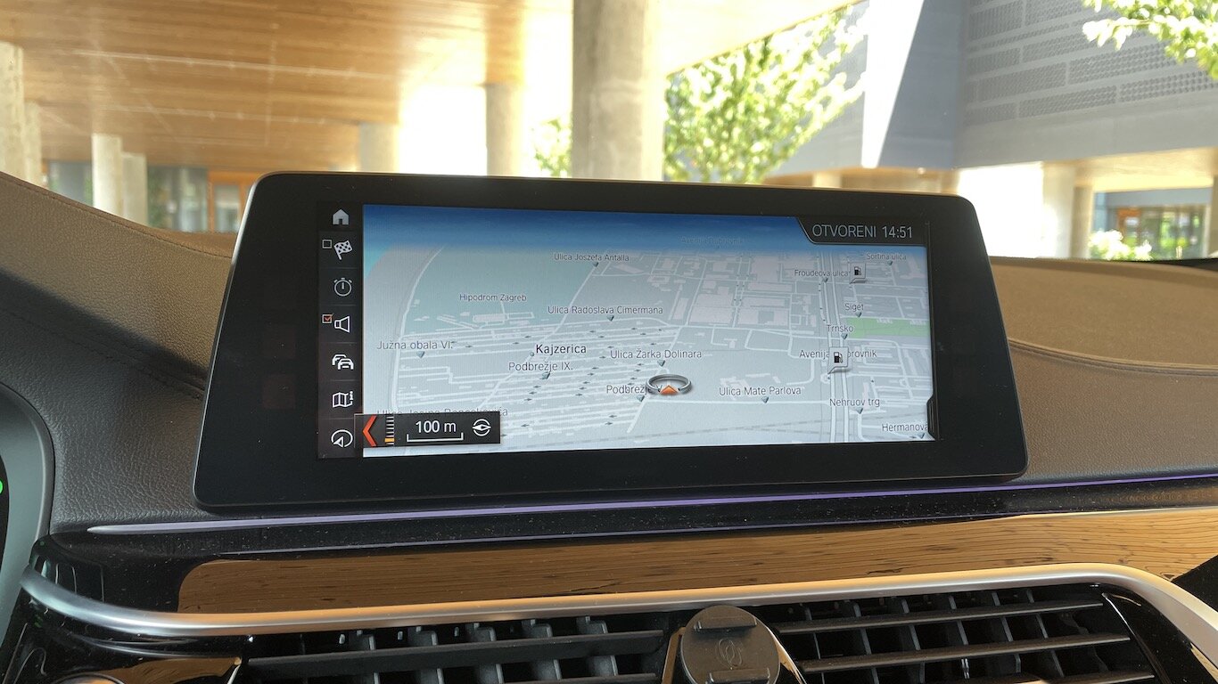 BMW M550d navigacija