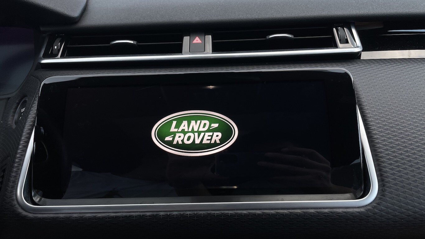 Range Rover Velar ekran multimedije