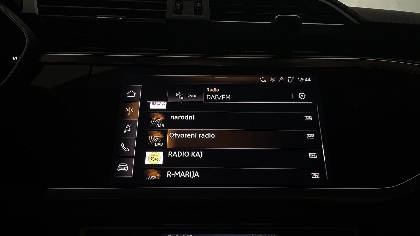 Audi Q3 Sportback radio