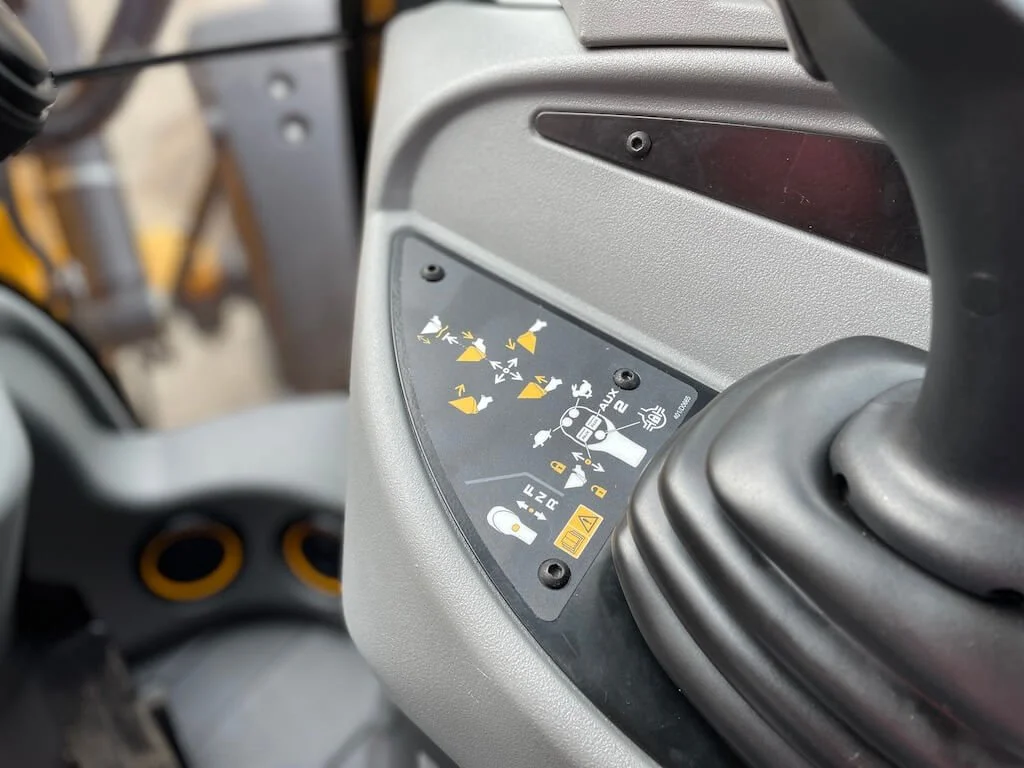 JCB 409 Stage V upute za joystick