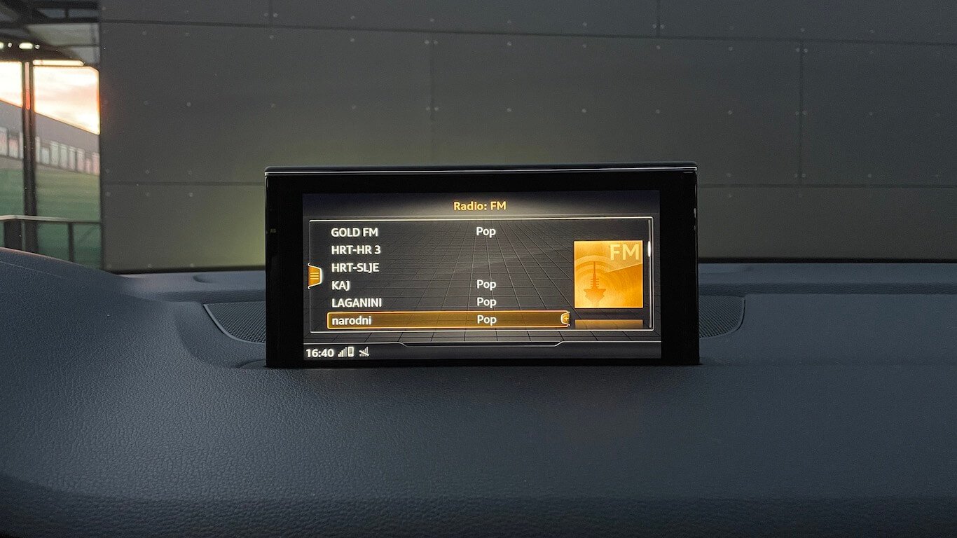 Audi Q7 radio