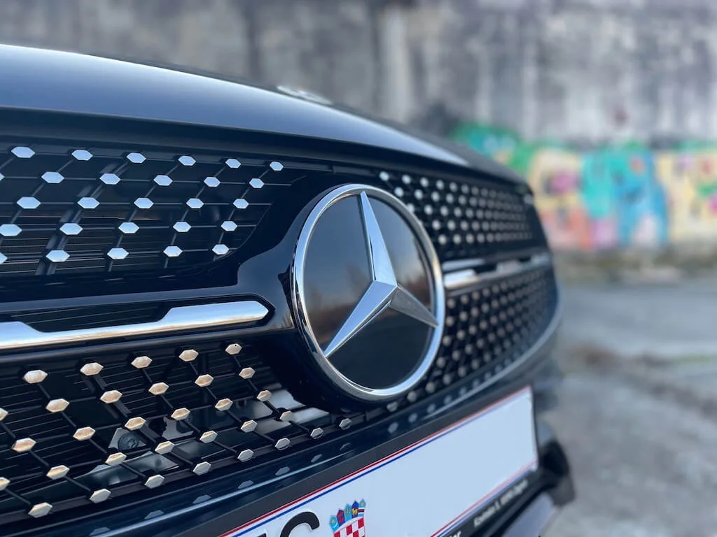 Mercedes-Benz GLC300e nišan