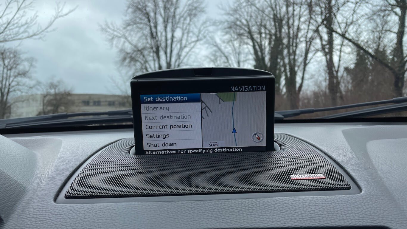 Volvo XC90 D5 AWD navigacija