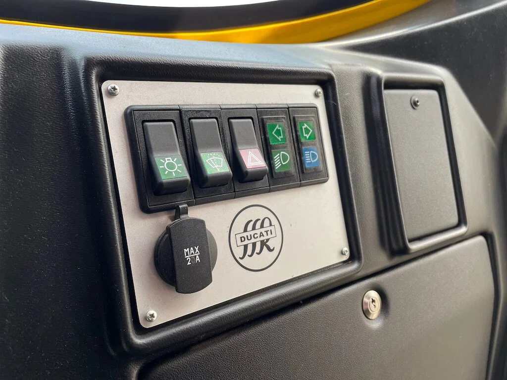 Hrvatska Pošta Četverocikl Ducati prekidači