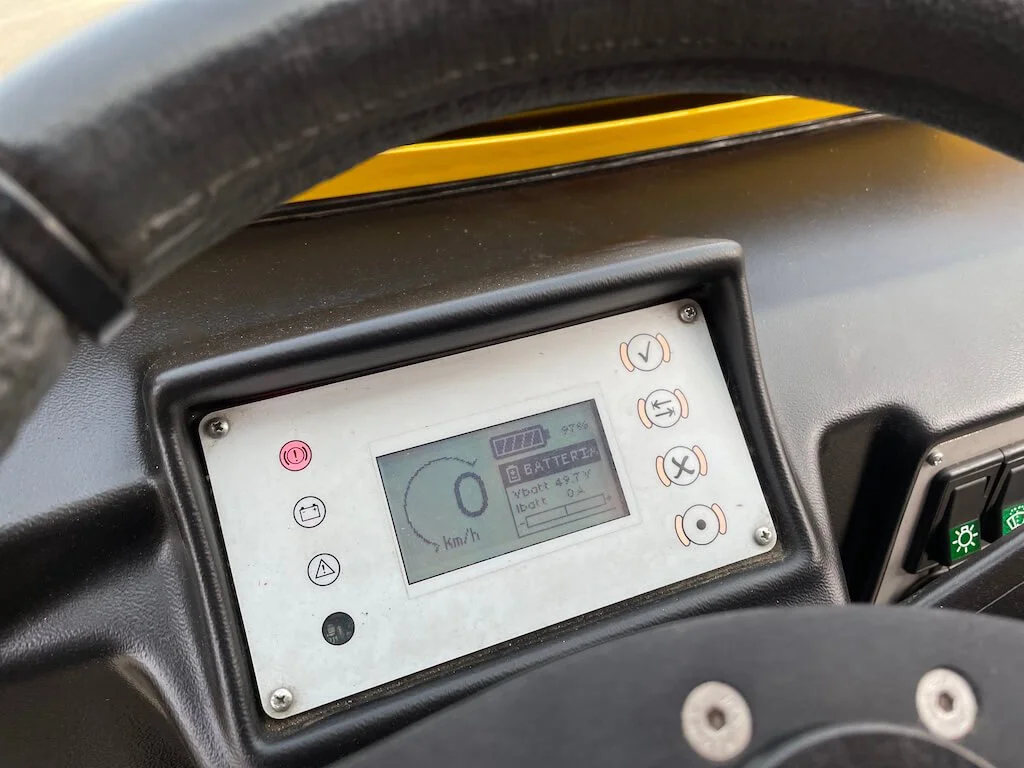 Hrvatska Pošta Četverocikl Ducati instrument tabla