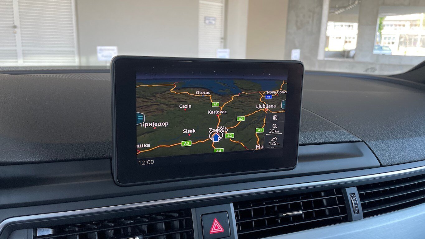 Audi A4 35TDi S-Line navigacija