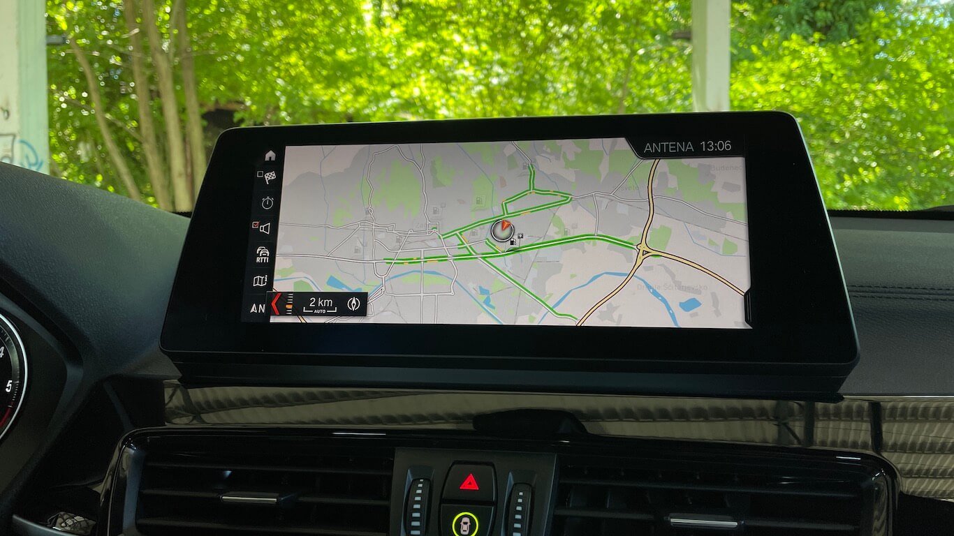 BMW X2 xDrive20d navigacija