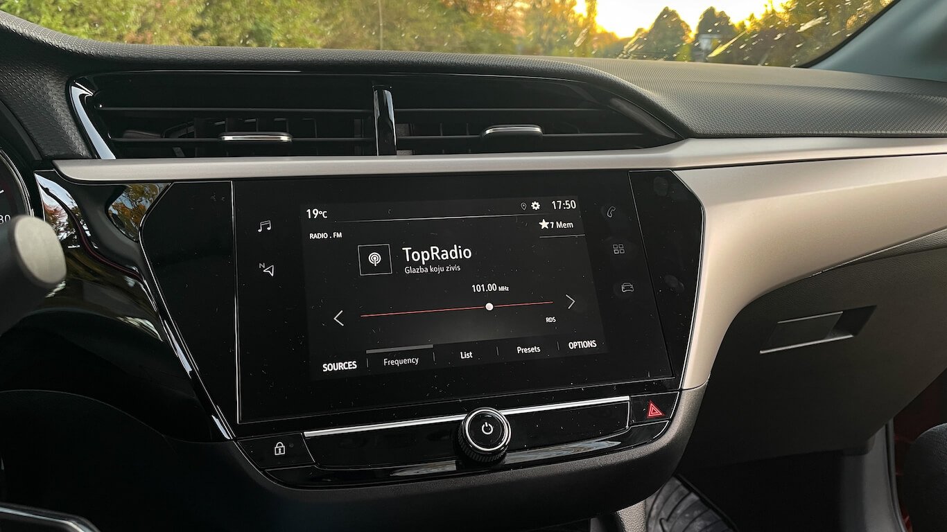 Opel Crosa 1.2 Turbo Edition radio
