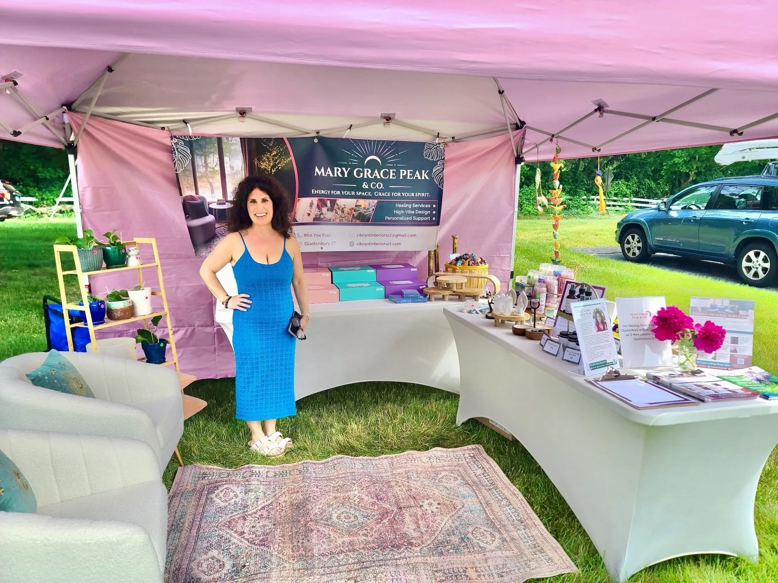 All set up and ready to go at our first vendor market ✨🩷🤩

Here Comes the Sun Market today at Sundance Salon in Glastonbury 😎🌞 11-2pm🫶🏻