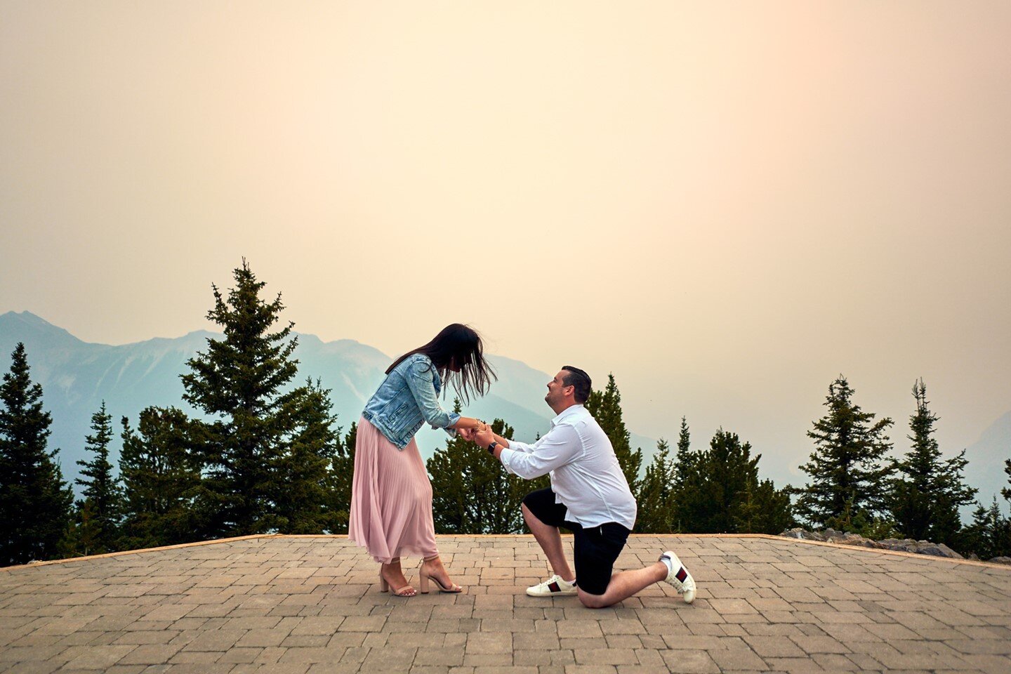 &quot;Are you okay?&quot;⁠
&quot;I'm shaking!&quot;⁠
⁠
Congrats Chris &amp; Maria! 🎉⁠
⁠
Shoutout to the amazing staff at @BanffGondola for helping to plan the sneakiest surprise proposal 😍⁠
⁠
⁠
#BanffNationalPark #BanffProposal #BanffWedding #Banff