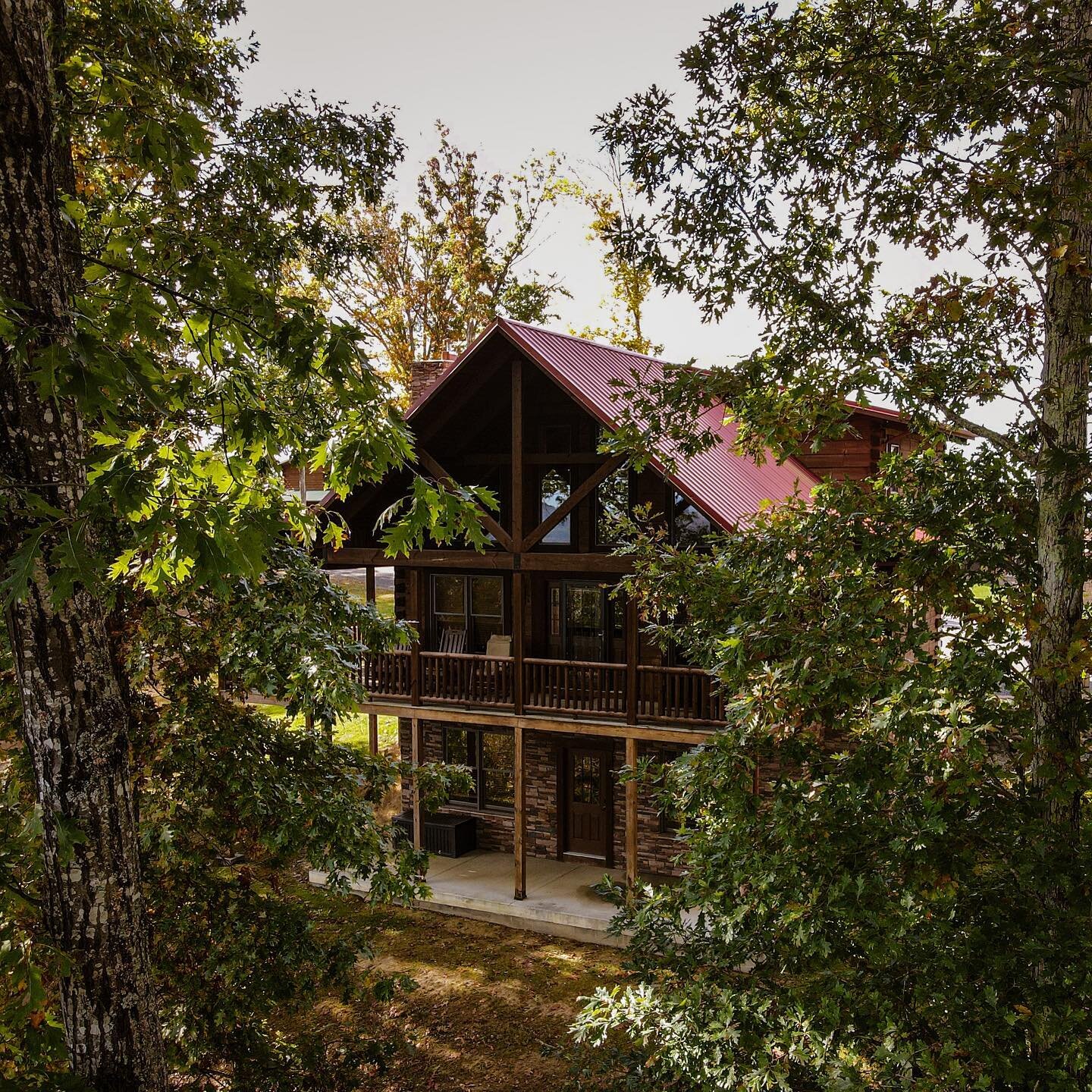 A private cottage, breathtaking view, and unforgettable adventure. Who&rsquo;s ready for the weekend? #GrandviewCottage