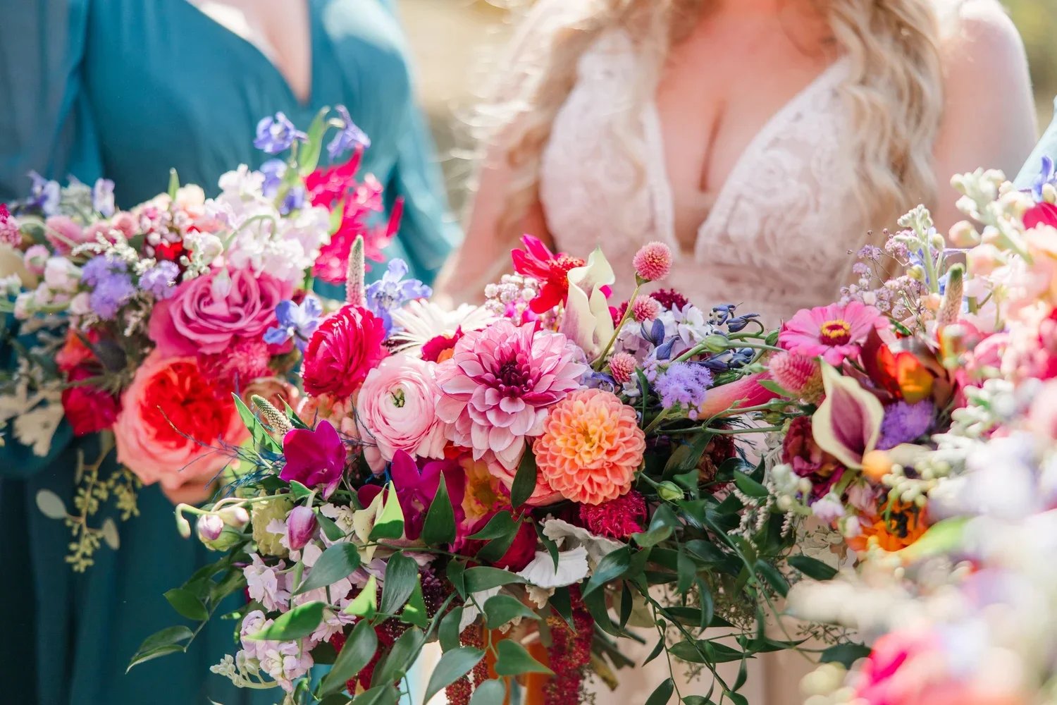 katelyn-workman-photography-grandview-cottages-wedding-255.jpg+flowers+and+dress.webp