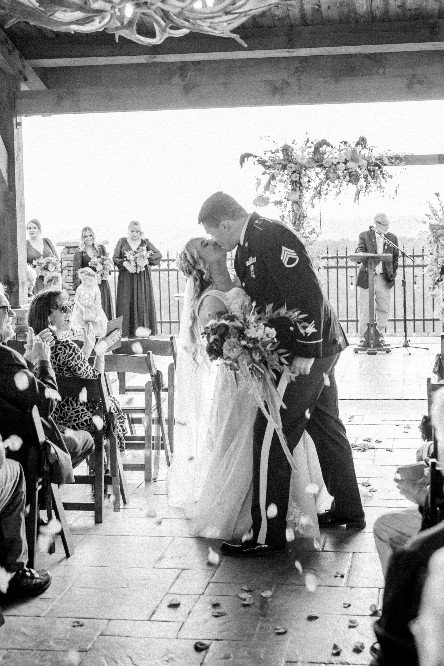 katelyn-workman-photography-grandview-cottages-wedding-476-1.webp