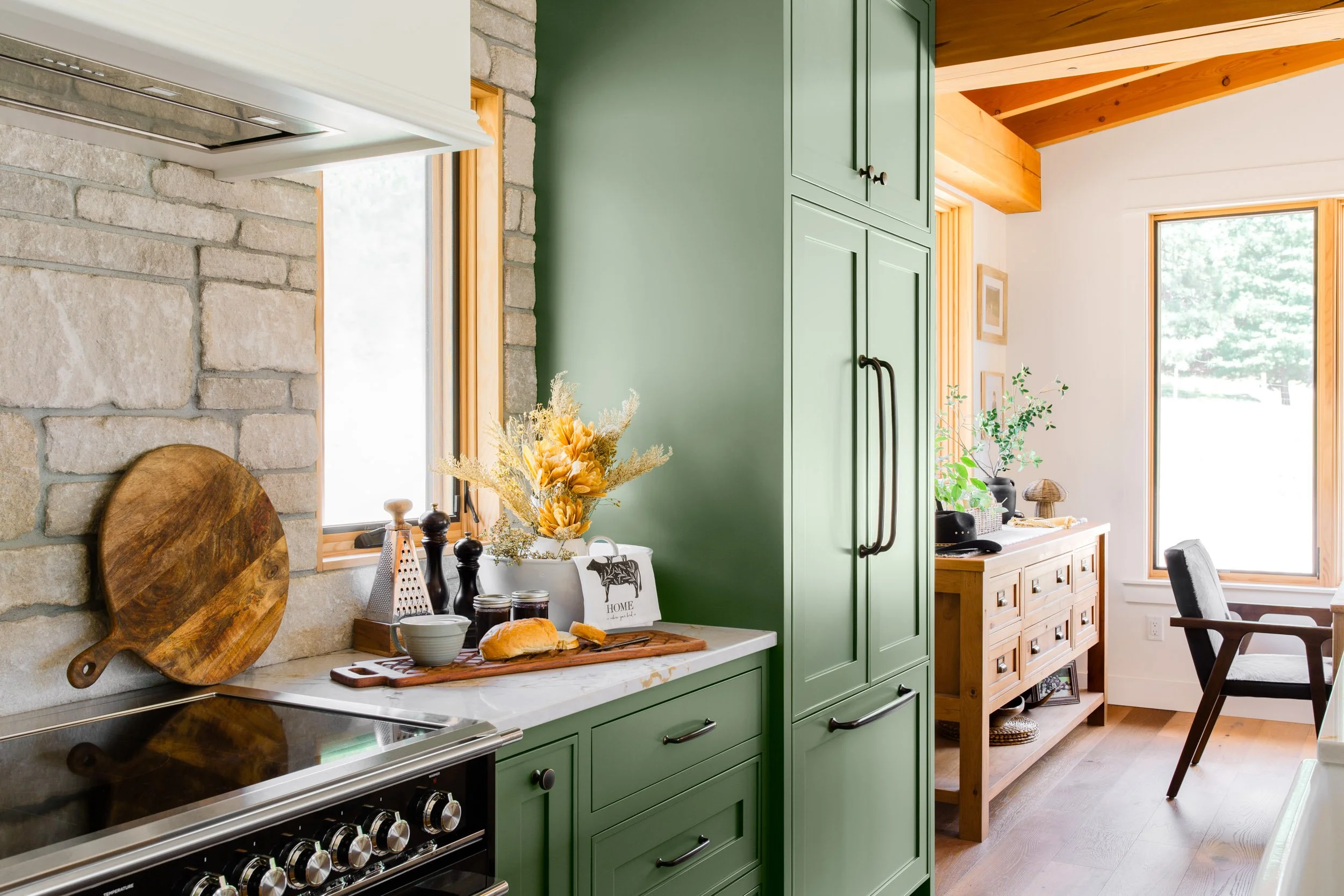 “The Farmhouse⁠⁣” by Dinnissen Design Co.