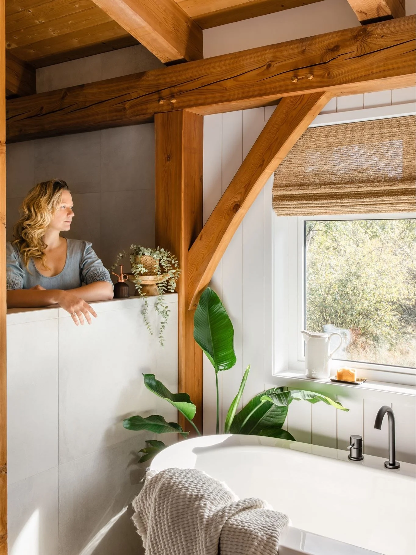 I&rsquo;m not here for volume.

Not for content designed to saturate the scroll, or galleries tethered to a single season, or imagery that dissolves as quickly as it arrives.

My work lives where editorial elegance meets strategic intent.

Because tr