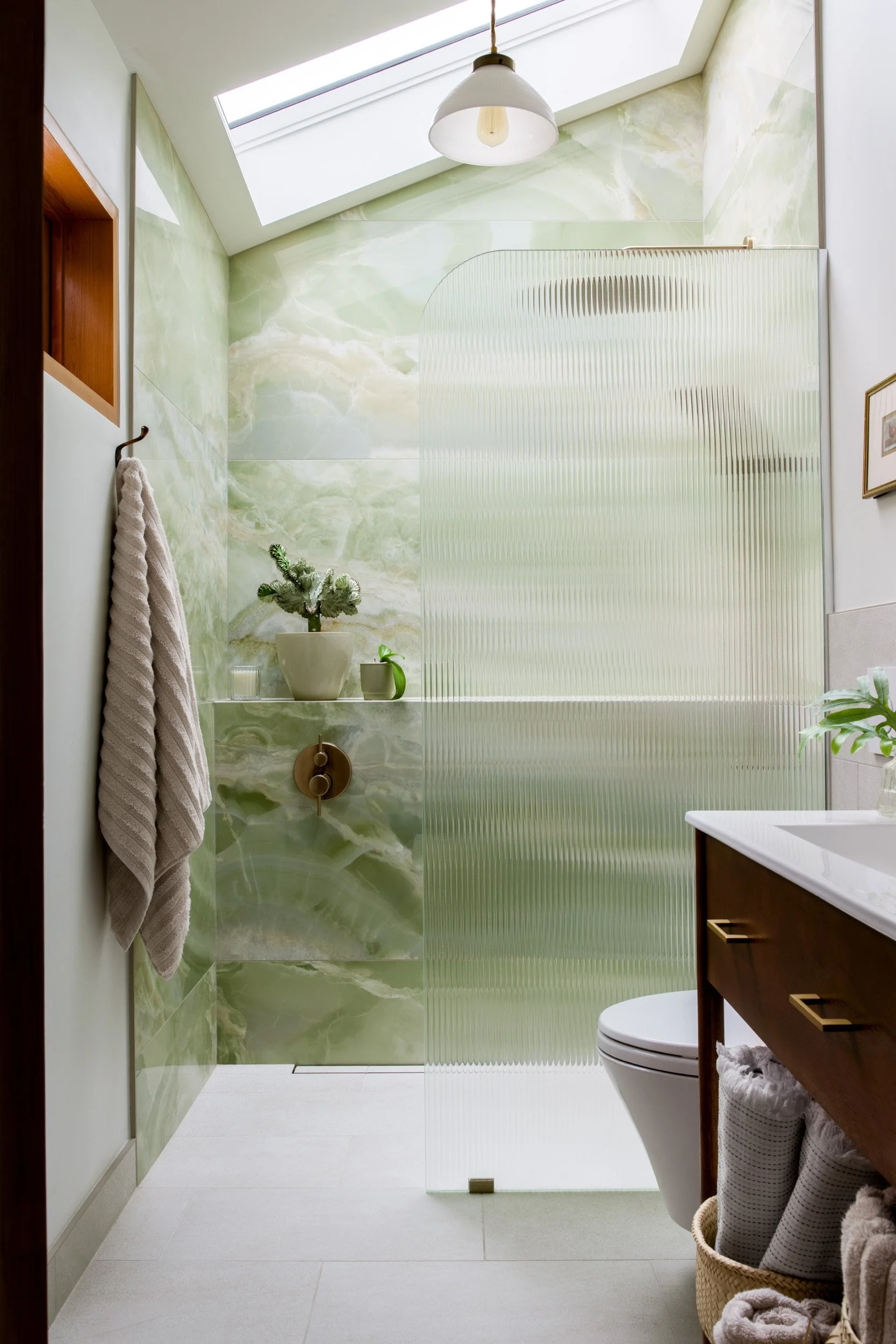 amanda-mary-photographer-interior-bathroom-design-west-kootenays-luxury-01.jpg