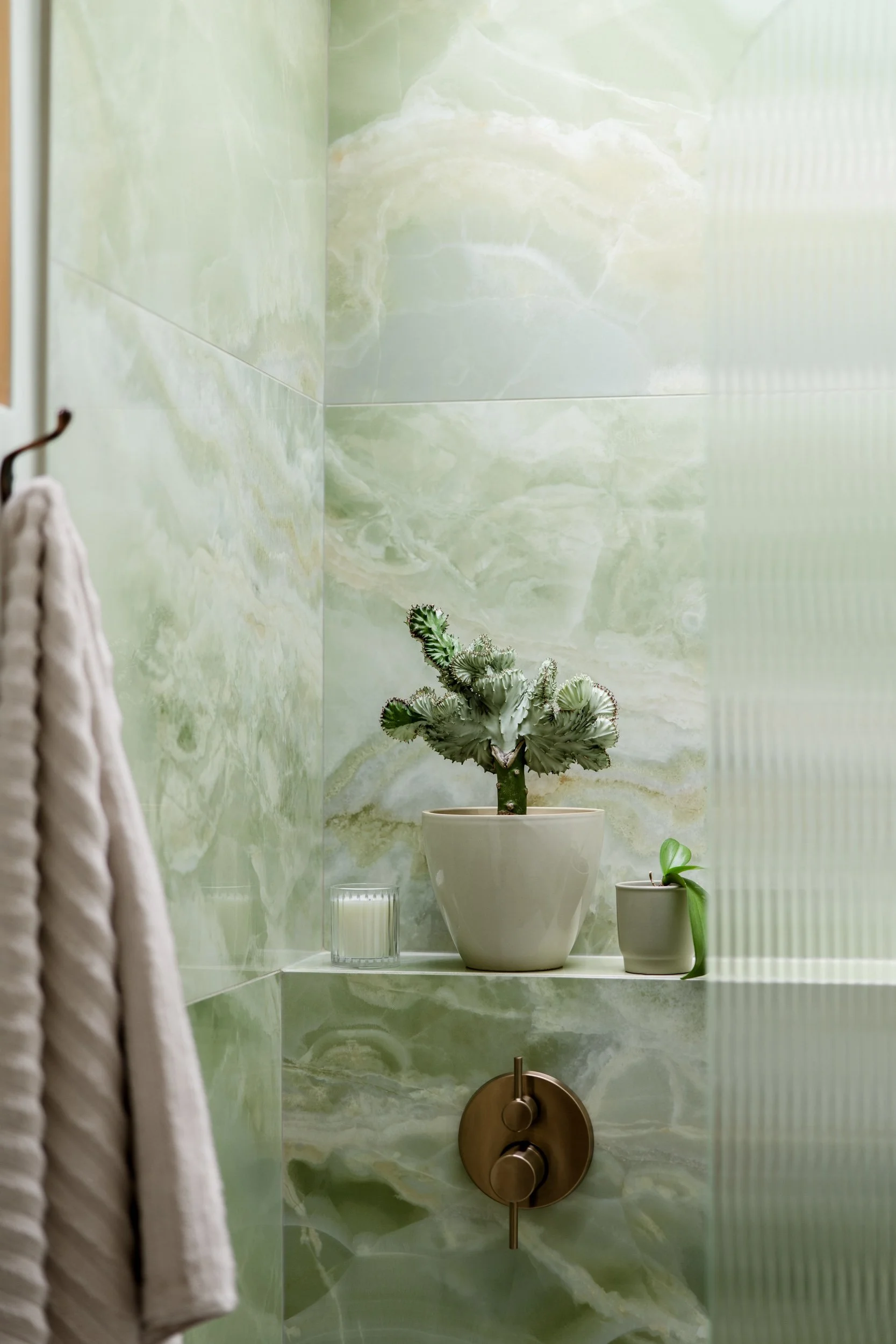 amanda-mary-photographer-interior-bathroom-design-west-kootenays-luxury-02.jpg