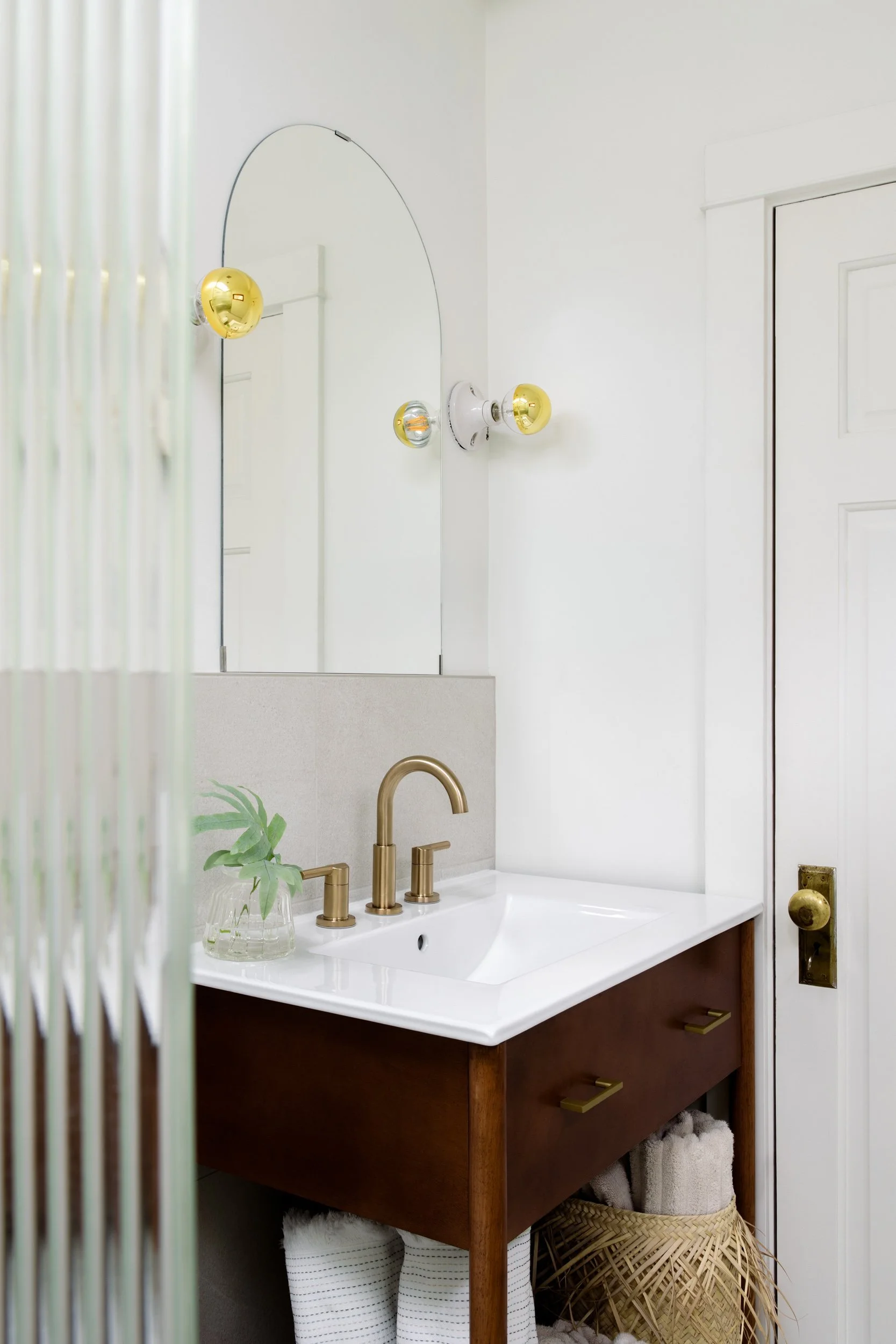 amanda-mary-photographer-interior-bathroom-design-west-kootenays-luxury-07.jpg