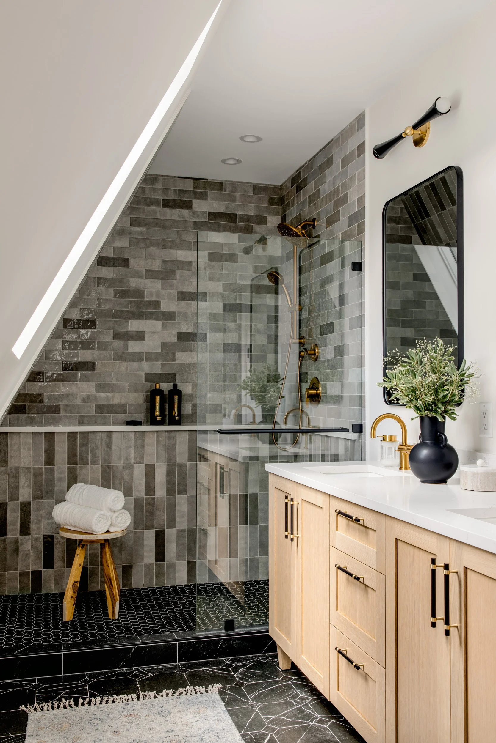 amanda-mary-photographer-interior-design-west-kootenays-kootenay-heritage-colonial-23.jpg