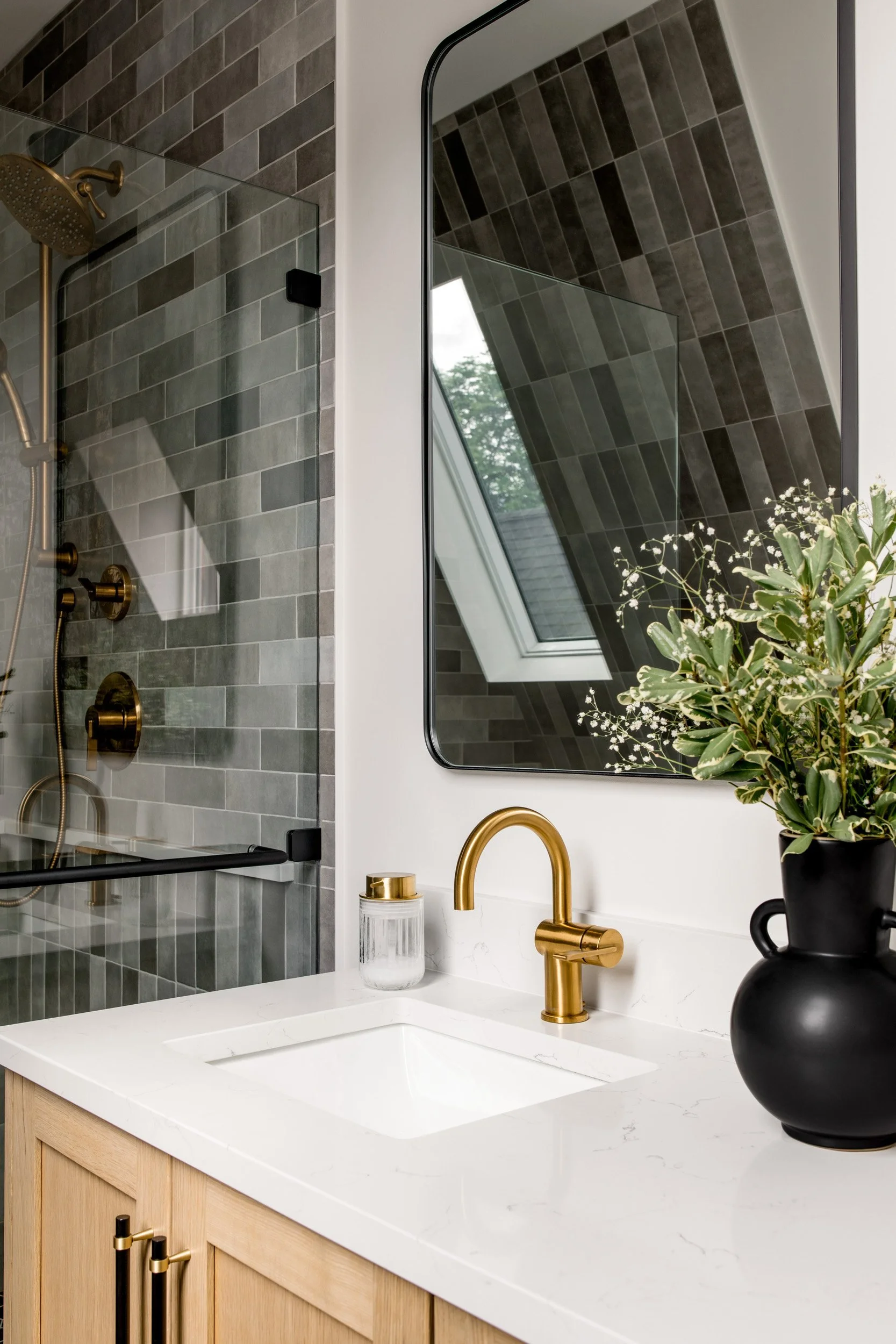 amanda-mary-photographer-interior-design-west-kootenays-kootenay-heritage-colonial-25.jpg