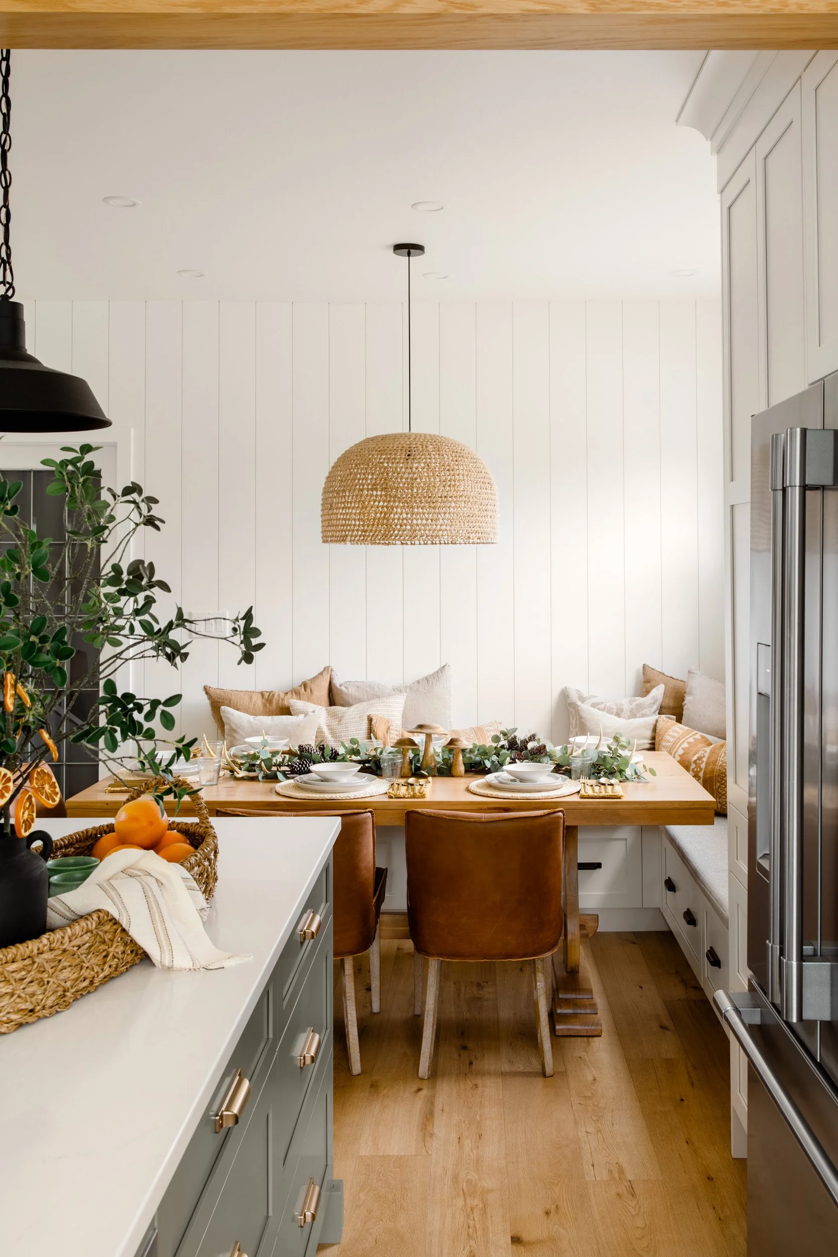 amanda-mary-photographer-interior-design-west-kootenays-farmhouse-kitchen-02.jpg