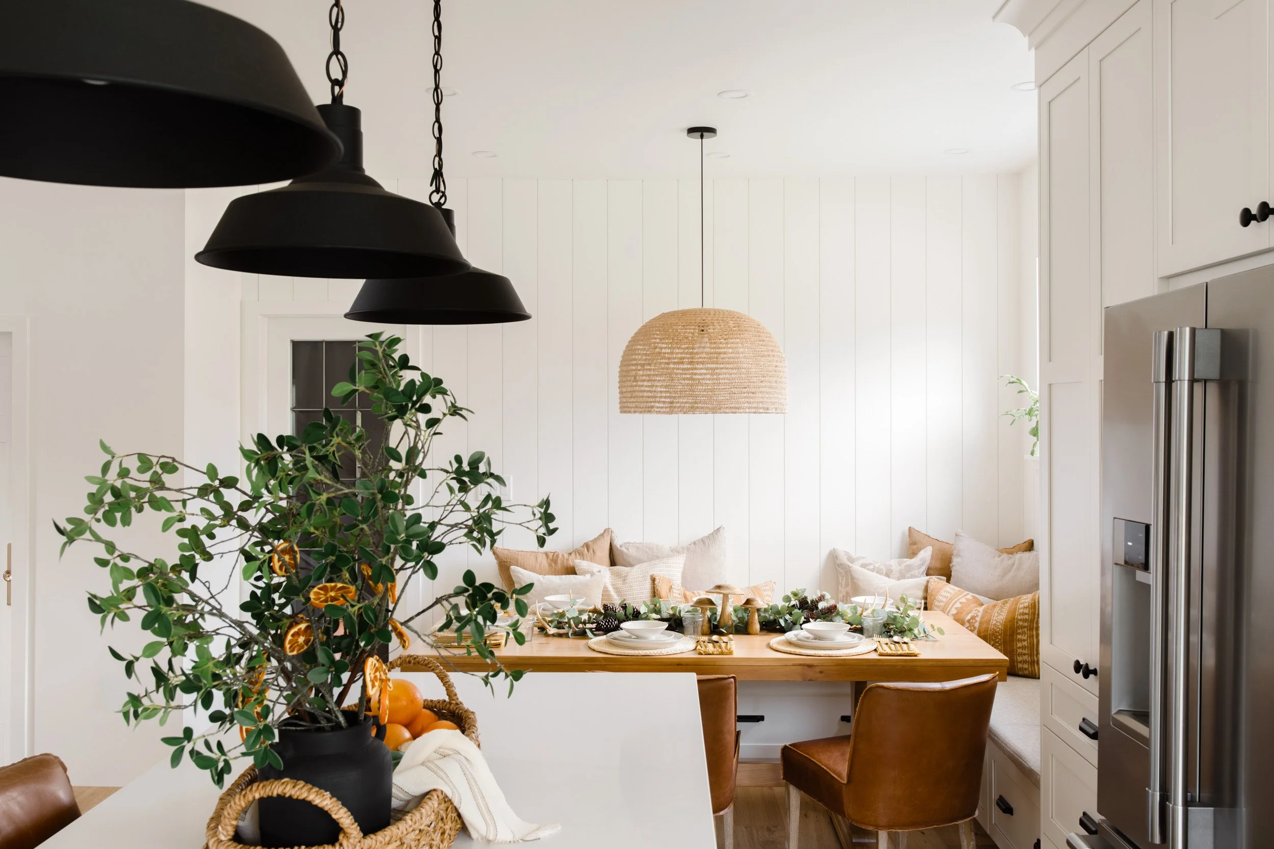 amanda-mary-photographer-interior-design-west-kootenays-farmhouse-kitchen-03.jpg