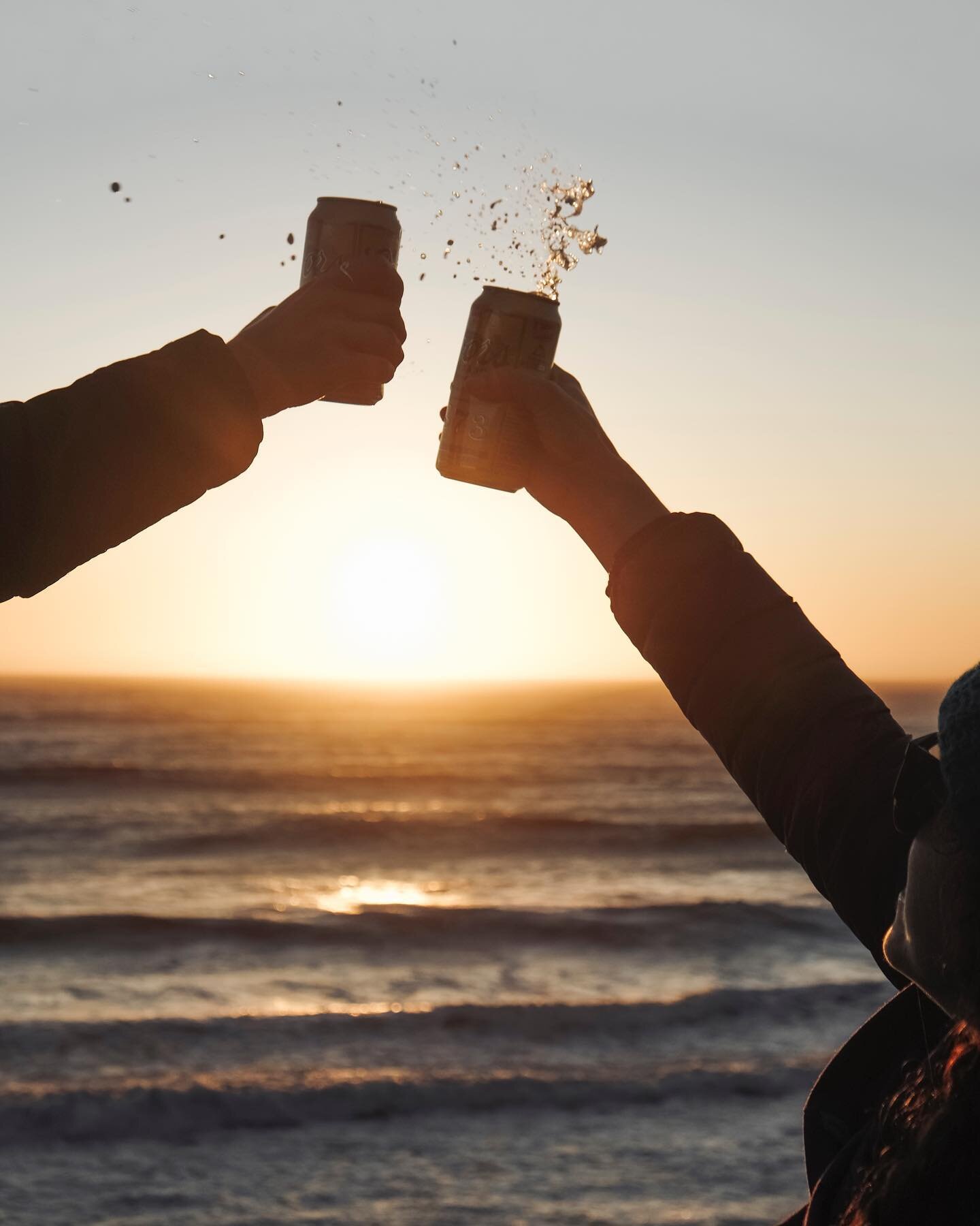 Summer is officially in full swing.. and that means it&rsquo;s time for a vacation!  But first, how about another giveaway? Keep an eye out this morning for a second post featuring all your favorites around Tofino. 🥳 

Beautiful shot by 📸 @valeriem