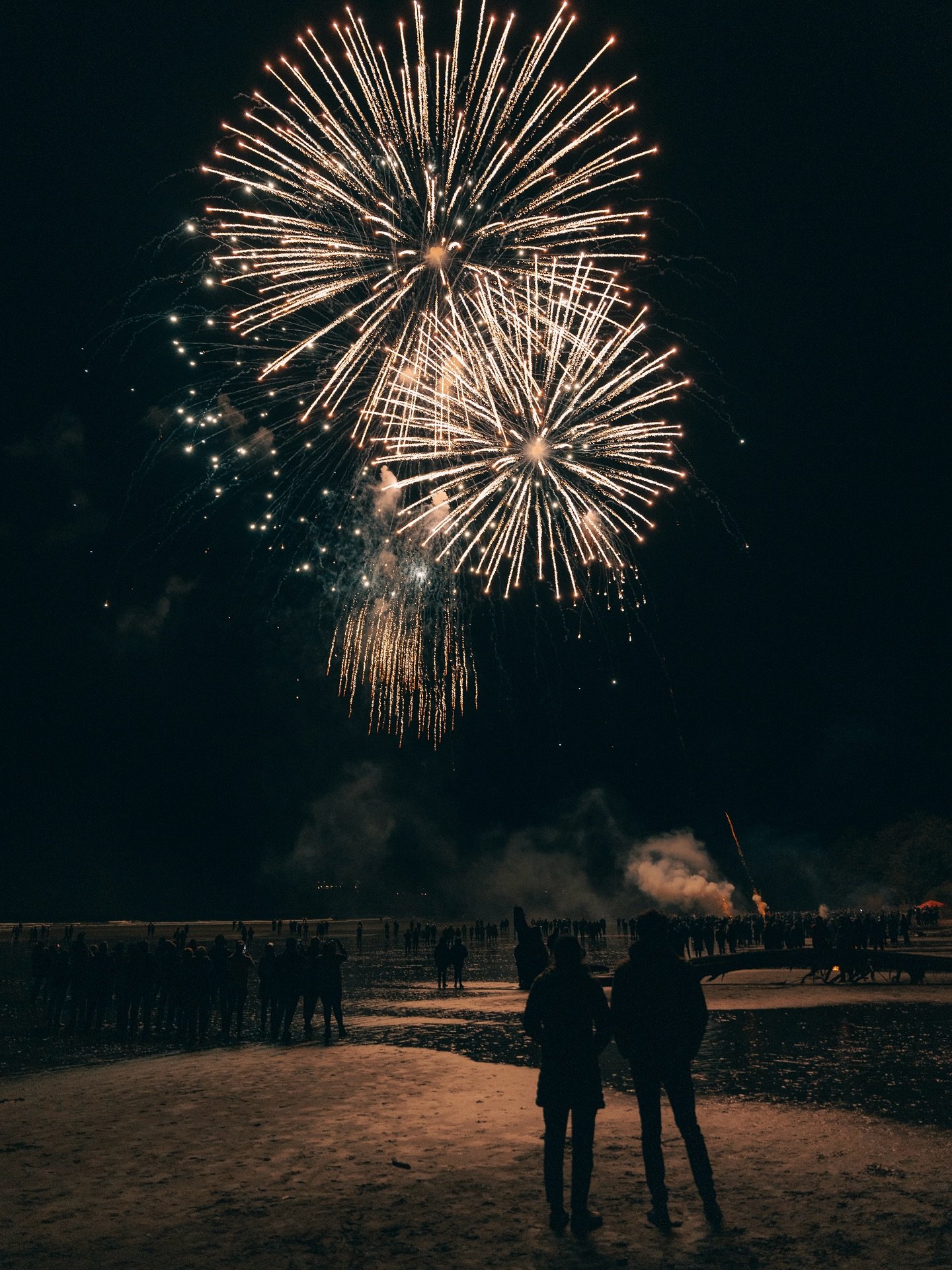 A very Happy New Year to all of our Tuff City Sauna friends. 2025 was a great year with. A brand new sauna and new record of attendance which we are so grateful to all of you for! We wish you all a wonderful 2026 and hope to have you here. ❤️🔥🪵🌊