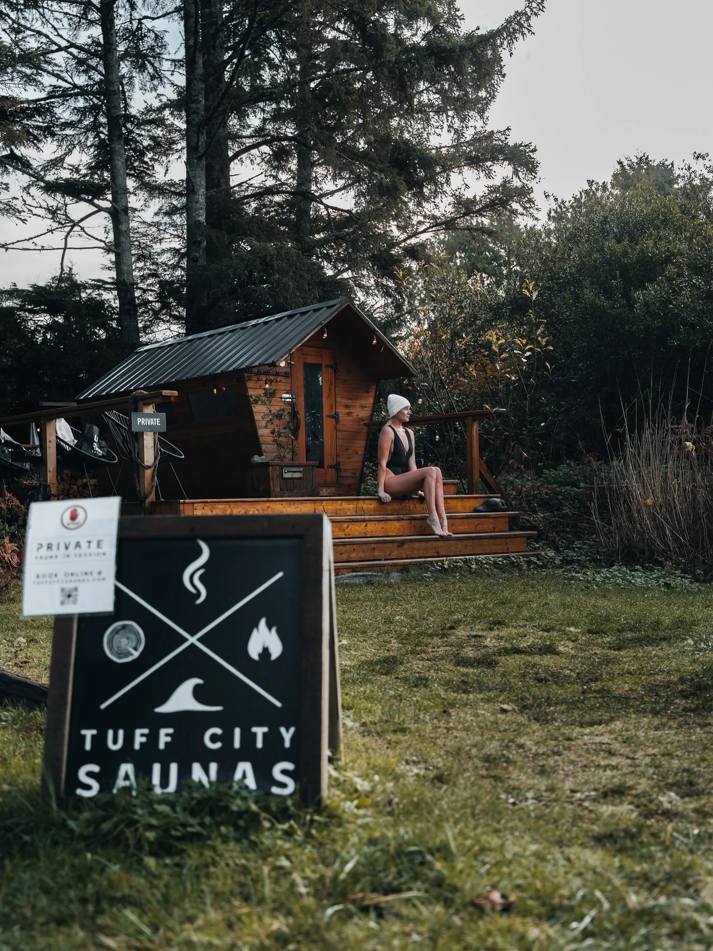 Tis the season of giving! 🎁 🎄 We offer gift cards if you want to gift someone special to you a sauna session 🔥 The perfect stocking stuffer that you get to enjoy as well 😉

📸 @alextaalman