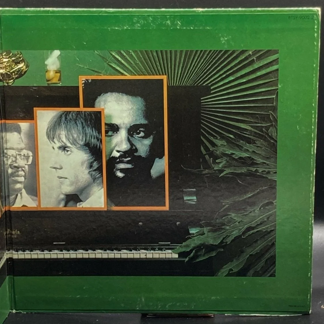 The Crusaders - Southern Comfort - Ominous Synths Records