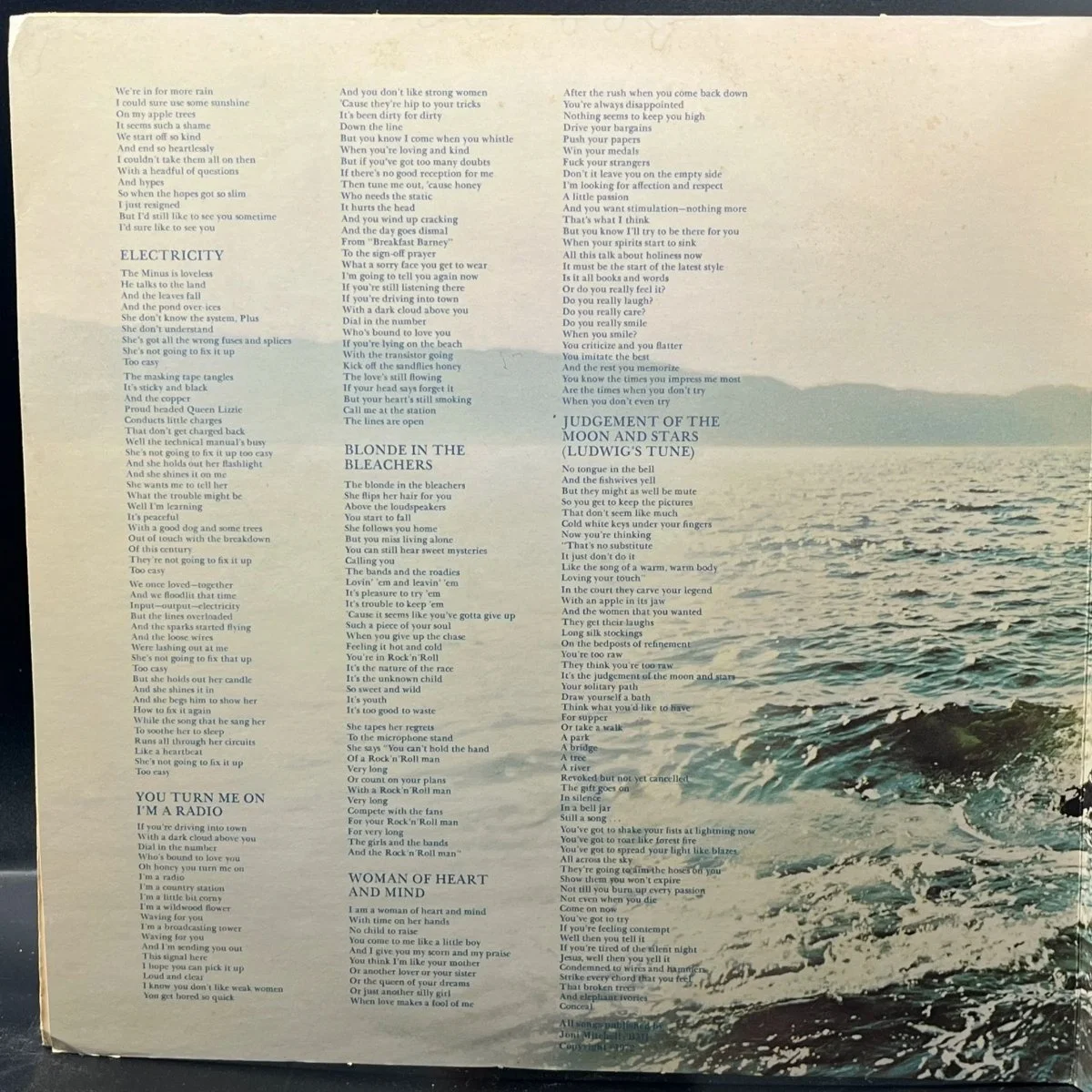 joni-mitchell-for-the-roses-495750.jpg