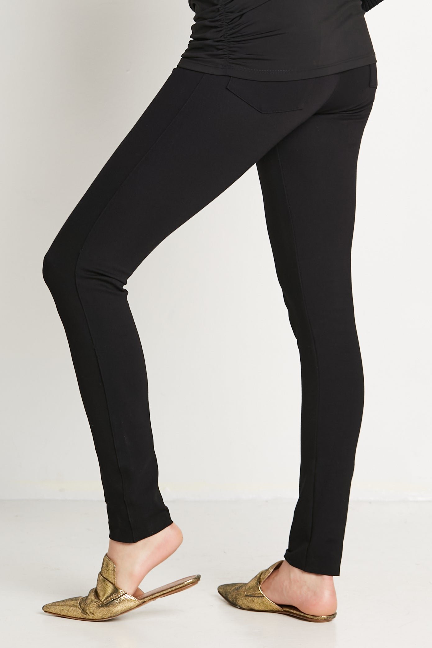 4100sbBlackBackPantsPLANETbyLaurenG.jpeg