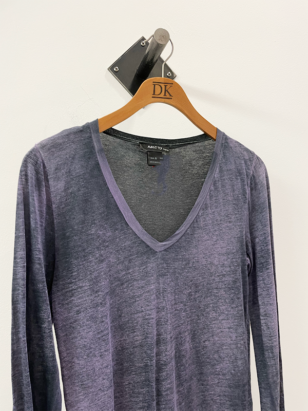 avanttoi_vneck_jacaranda_deborahekents_2.png