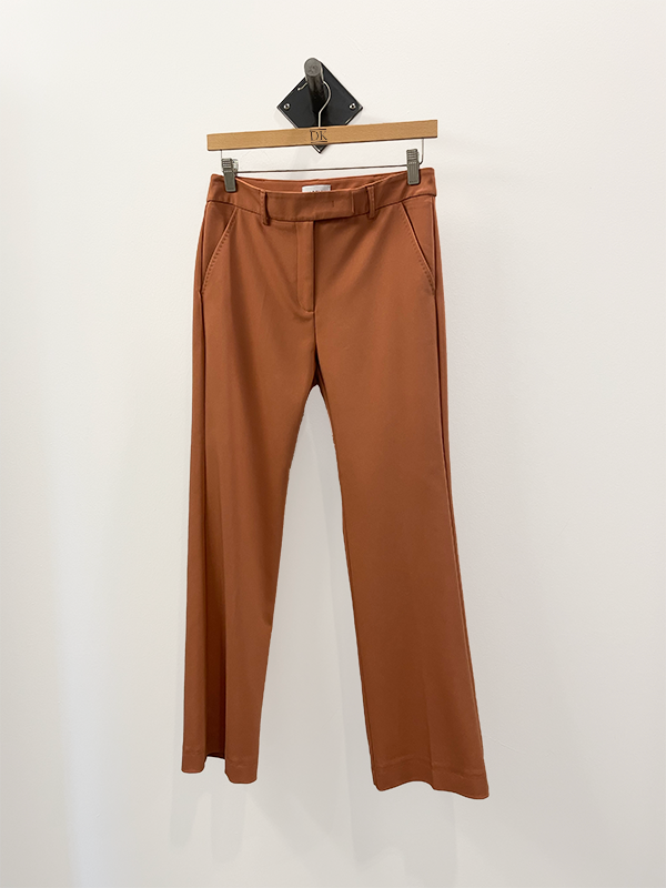 Marella_Fift_Trouser_BISC_DeborahKents_1.png