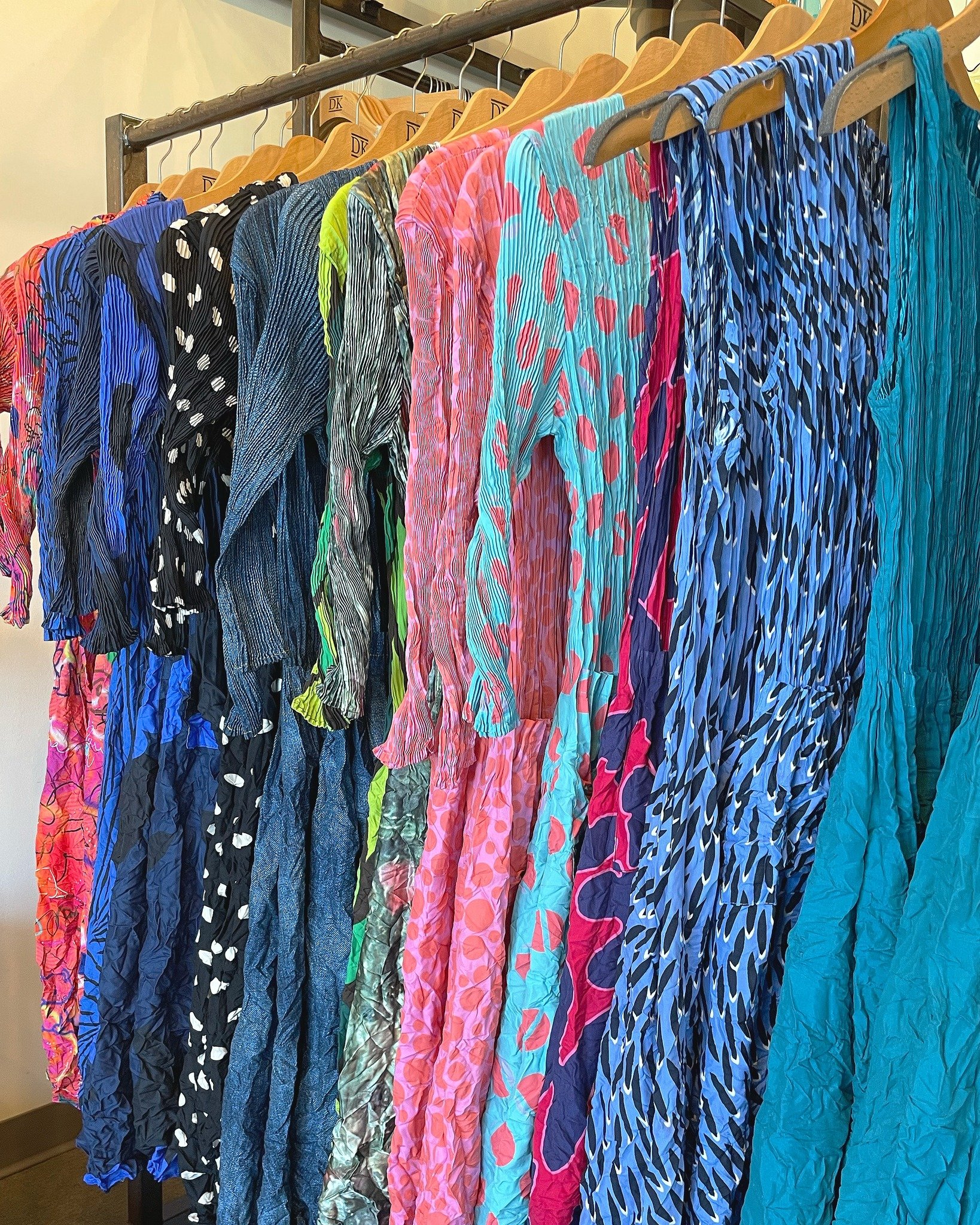 Spring colors are here! From garden parties to luncheons, you can't go wrong with Alquema, the fan-favorite, fits-everyone dress that travels beautifully and comes in countless colors and prints. Shop now at Deborah Kent's in South Tampa.

 #deborahk