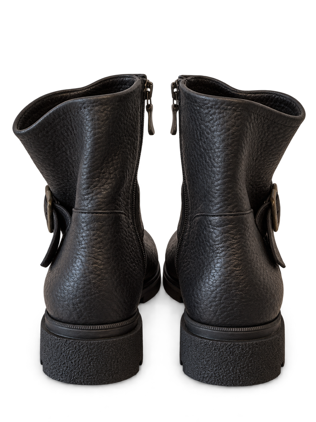 Rear-view sculpted black buckle boots-3.png