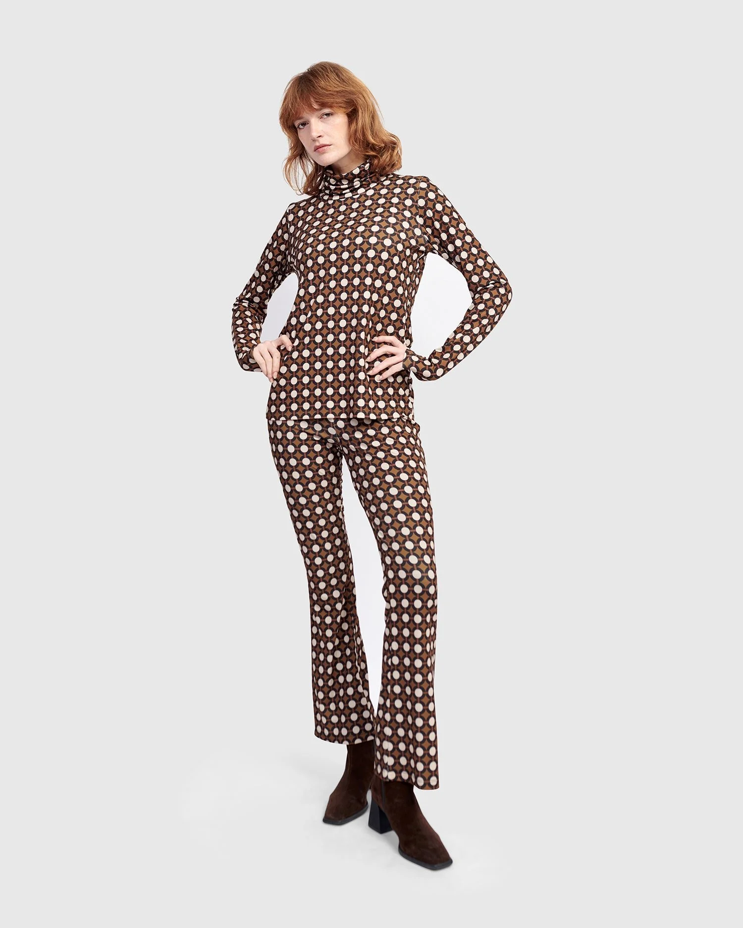 TOP_UT636G_PANTS_UP680G_3_147d0c55-7234-4f38-8b09-77f720a94498.jpeg