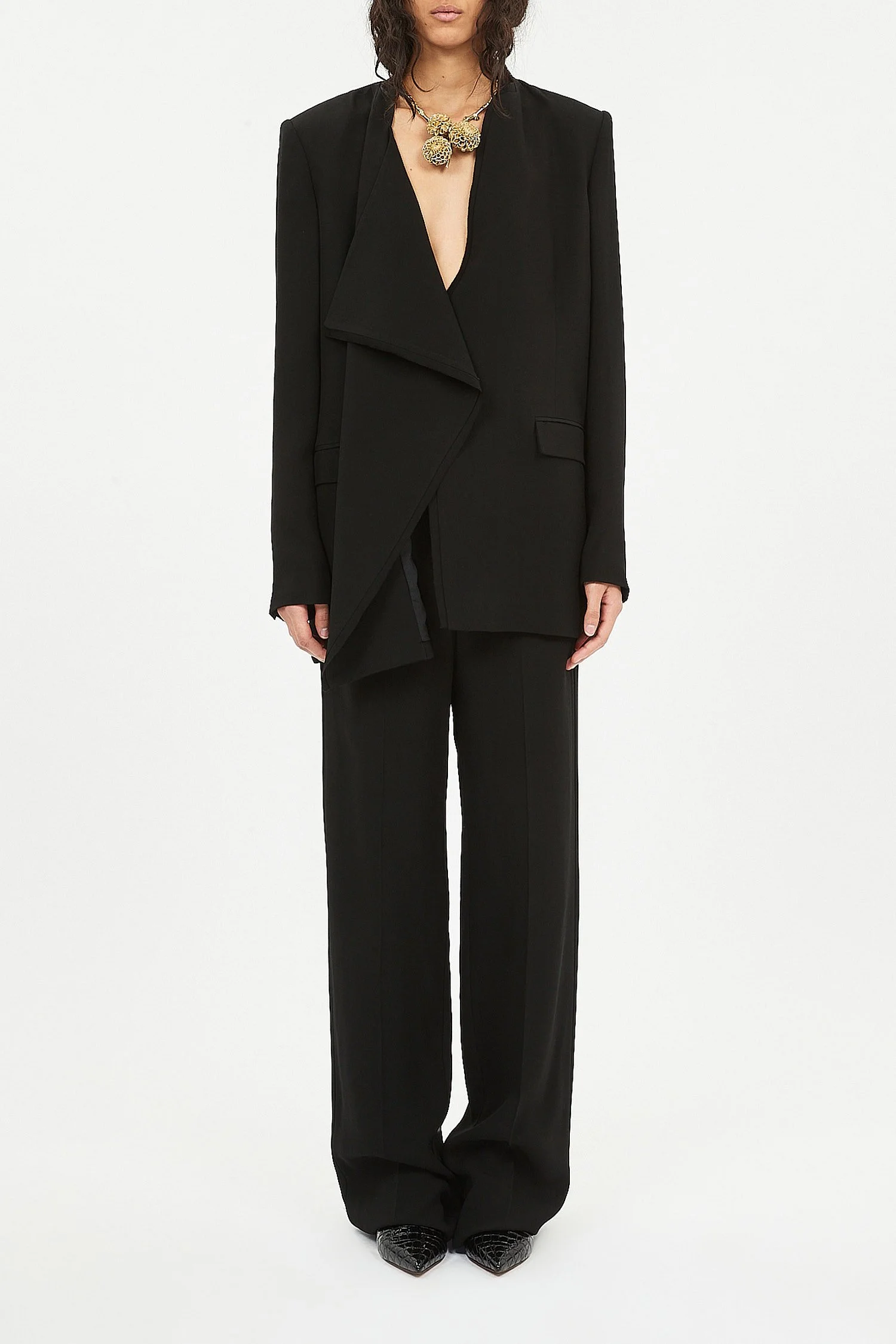 UJ_AW25_LOOK7_JENNIFER_011.jpeg
