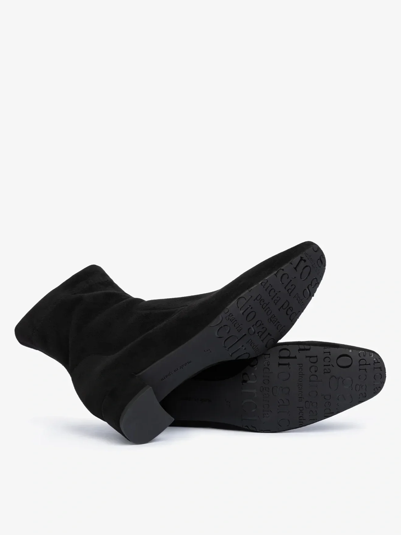 black-suede-boot-encina-aw26-pedro-garcia-4.webp