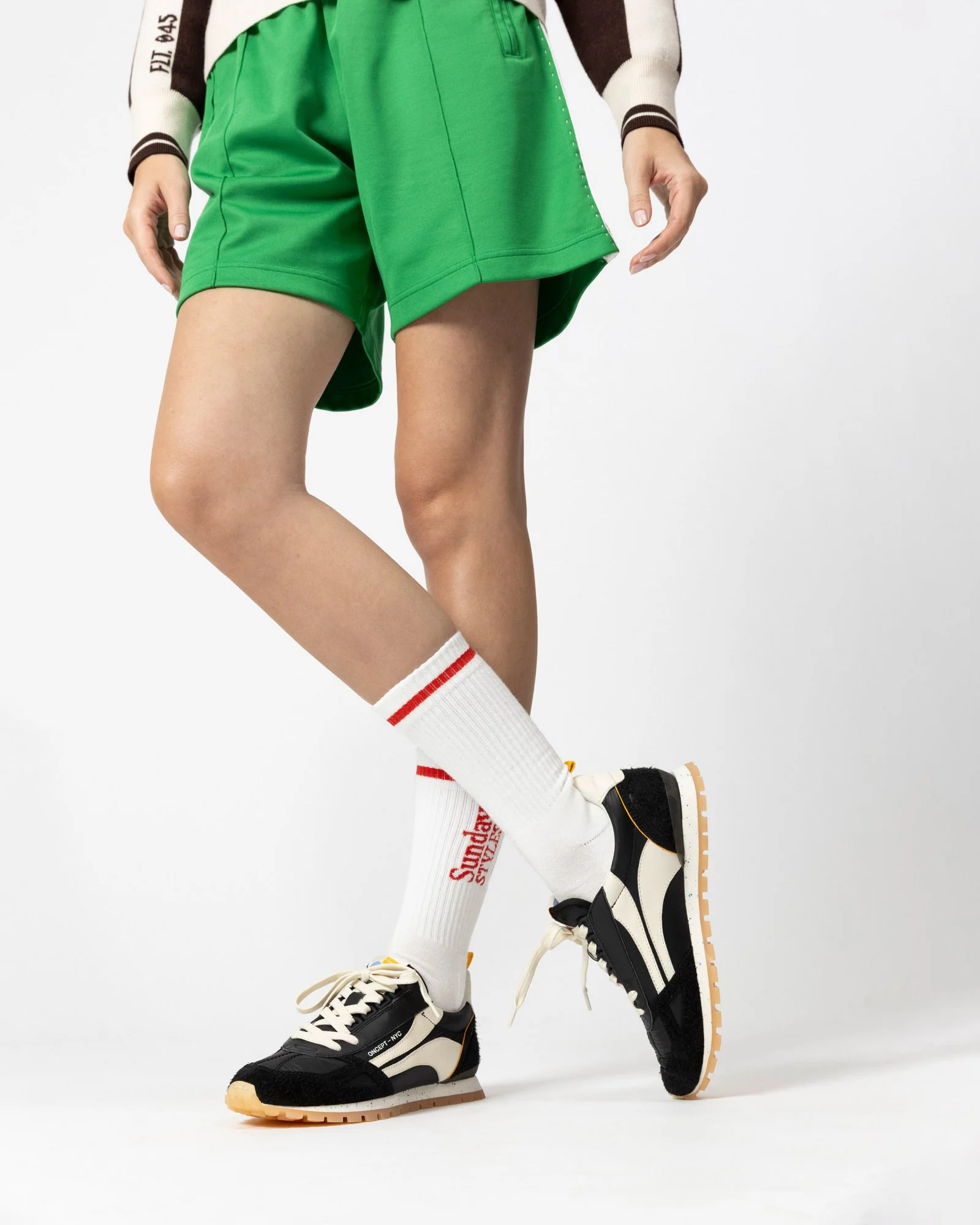 ONFOOT-TORONTO-BLK-min.jpeg