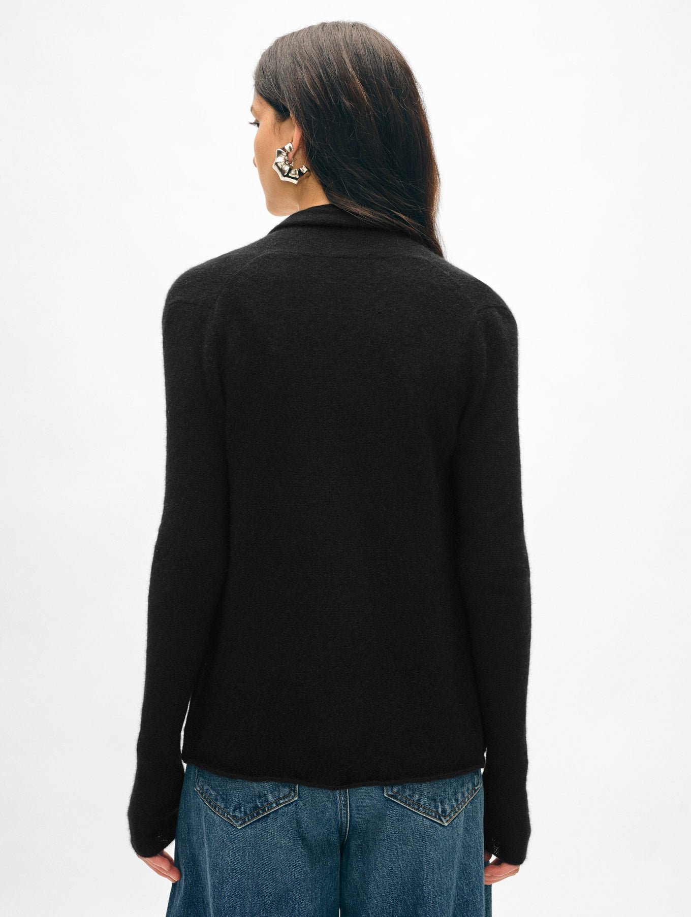 18915_Essential-Cashmere-Mini-Trapeze_Black_LV_03_1360x.jpeg
