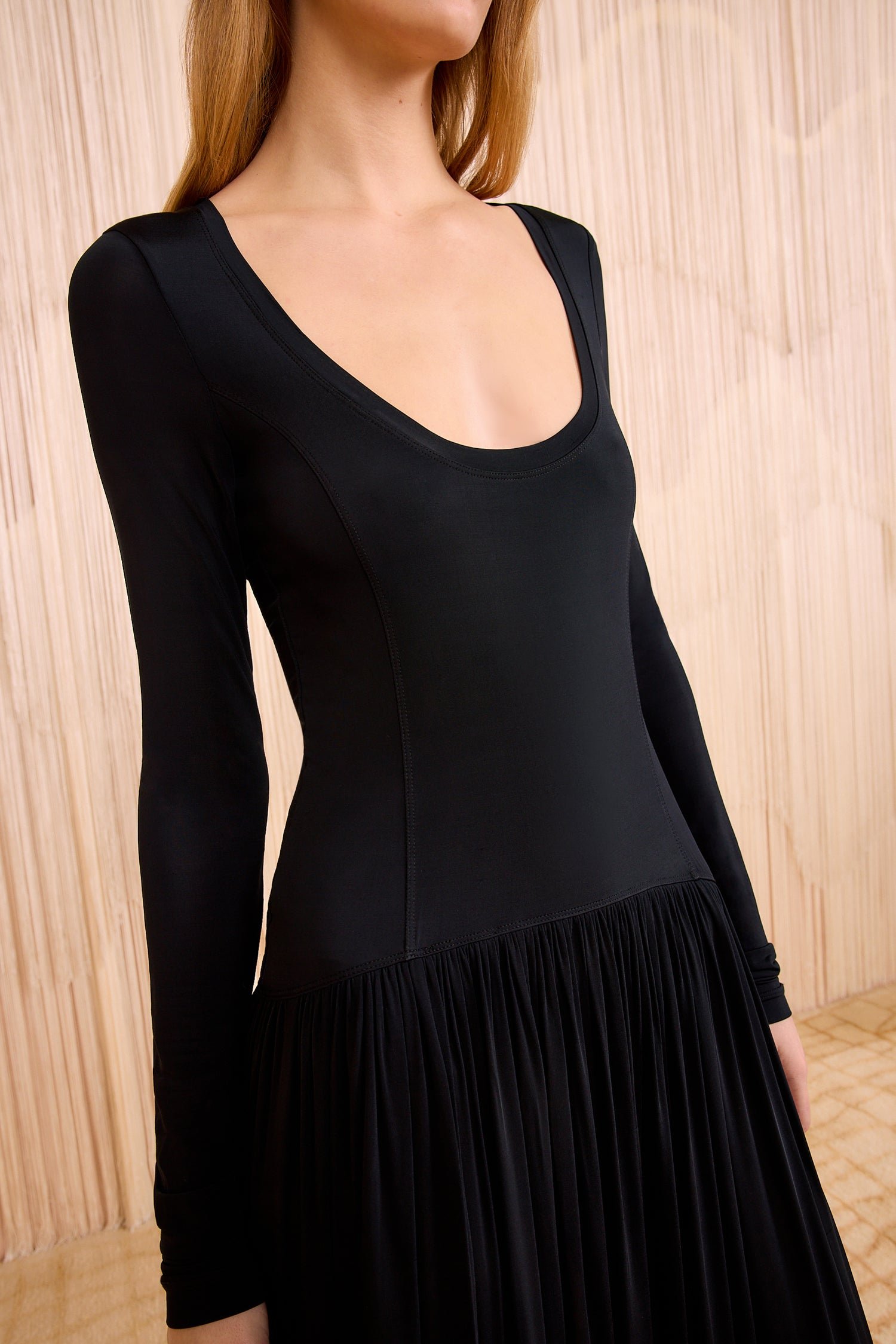 ULLAJOHNSON_AmalJerseyU-NeckDress_NOIR_FA250810_02_Alt.jpeg