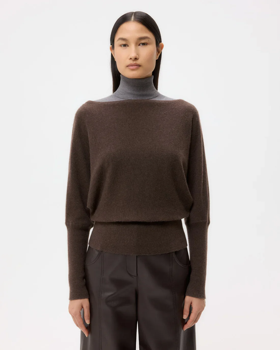 S591903Y001_Off_the_Shoulder_KnitPeat_4_HARSHGRAIN_25_50.webp